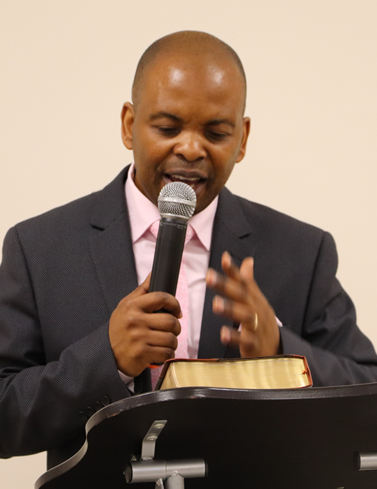 Apostol Yves Kiringa