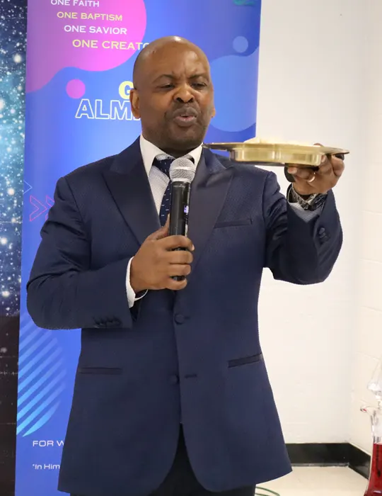 Apostol Yves Kiringa